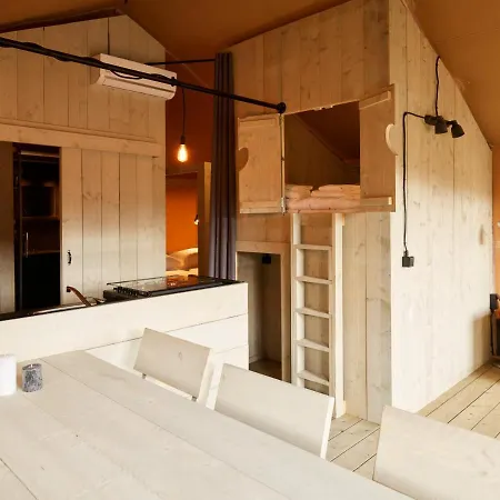 Luxe tent Dutchen Erfgoedpark De Hoop Glamping Uitgeest