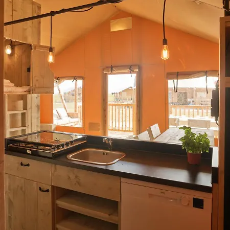 Dutchen Erfgoedpark De Hoop Glamping Οργανωμένο κάμπινγκ *