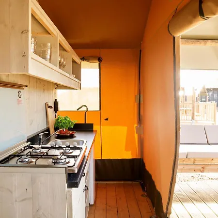 Dutchen Erfgoedpark De Hoop Glamping Luxury tent Uitgeest