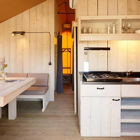 Luxury tent Dutchen Erfgoedpark De Hoop Glamping Uitgeest